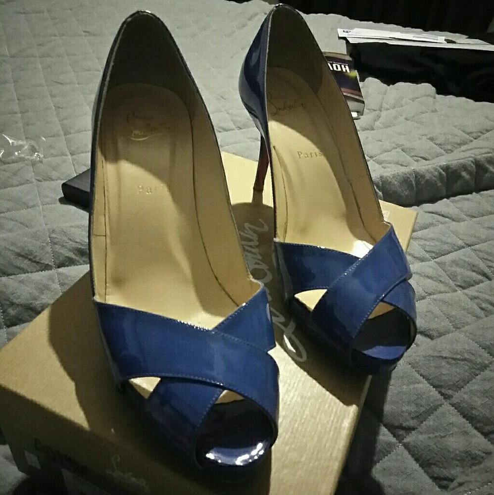 **SOLD**Christan Louboutin Heels